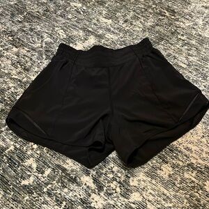 Lululemon Hotty-Hot High Rise - 4 inch - Black - Size 6